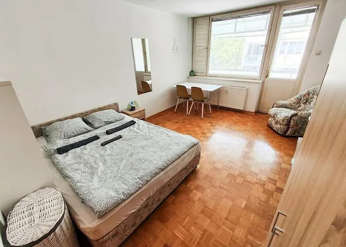 Quiet Near Center Апартаменты Любляна